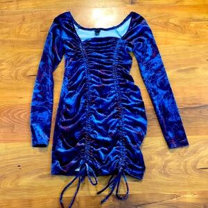 Old fable velvet dress